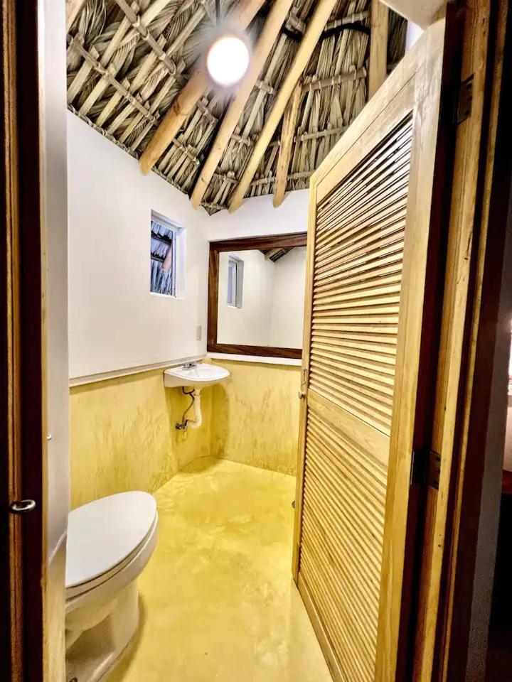 Pensión Bikini House