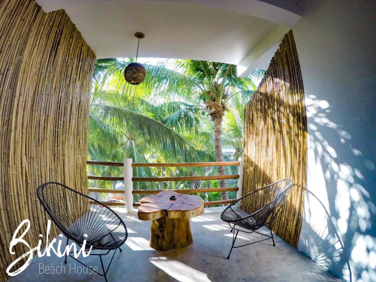 Pensión Bikini House